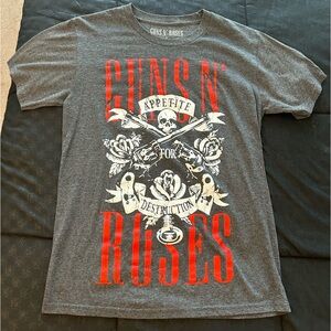 Guns n Roses red & white graphic tee